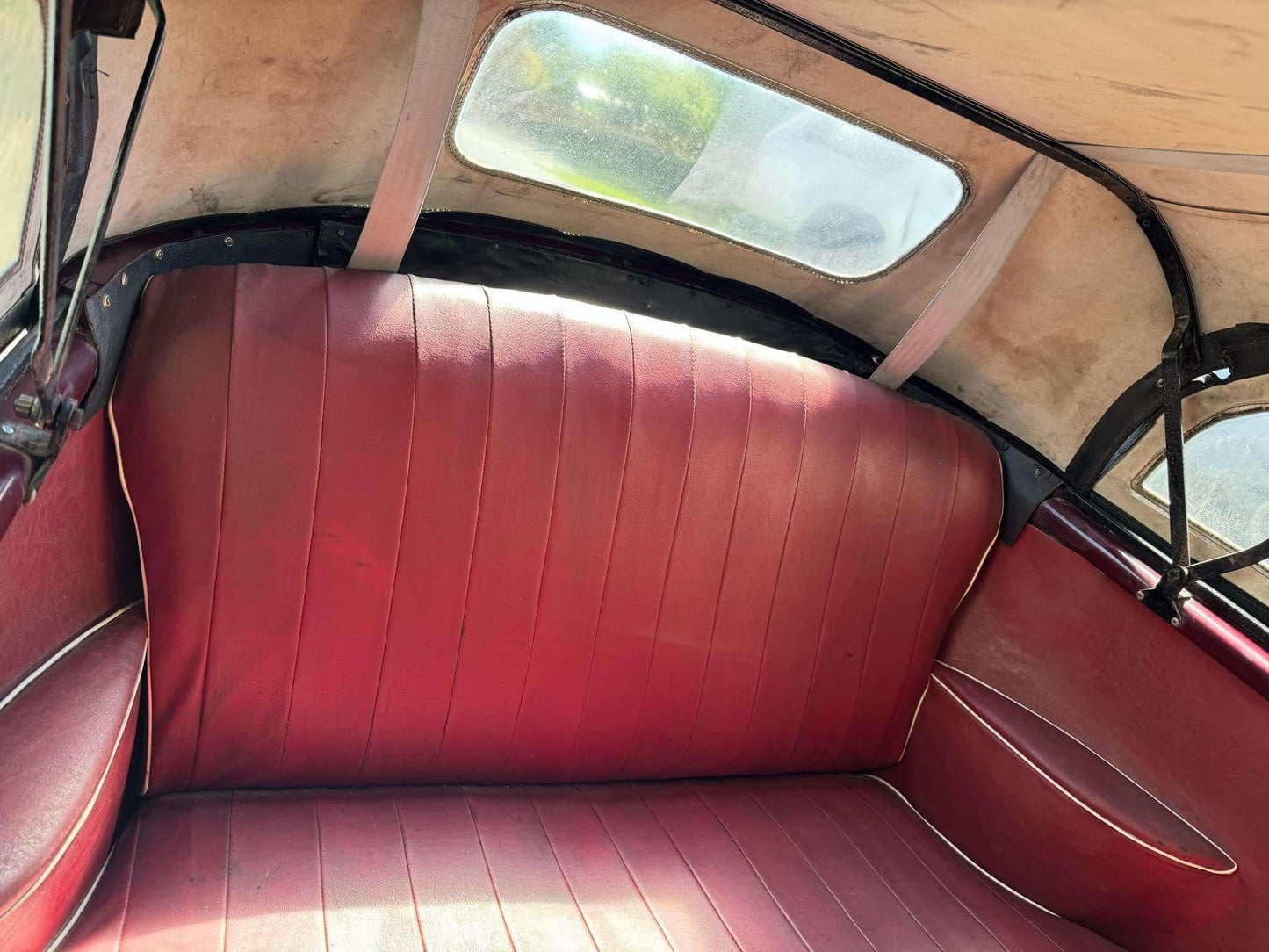 1950 Morris Minor Convertible - Mirium